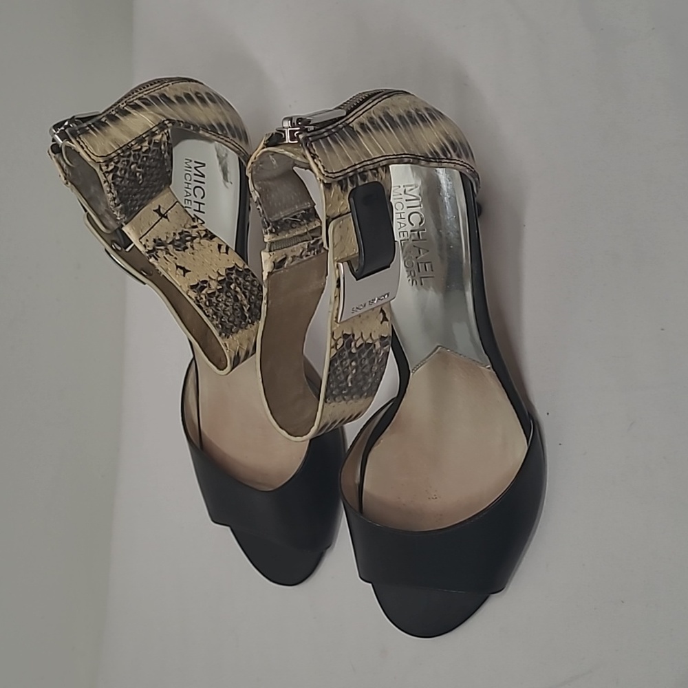 Michael Kors Women's Sandal - Picture 3 of 10